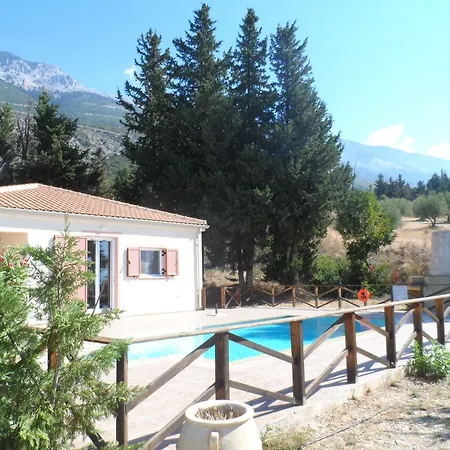 Amoudia Villa